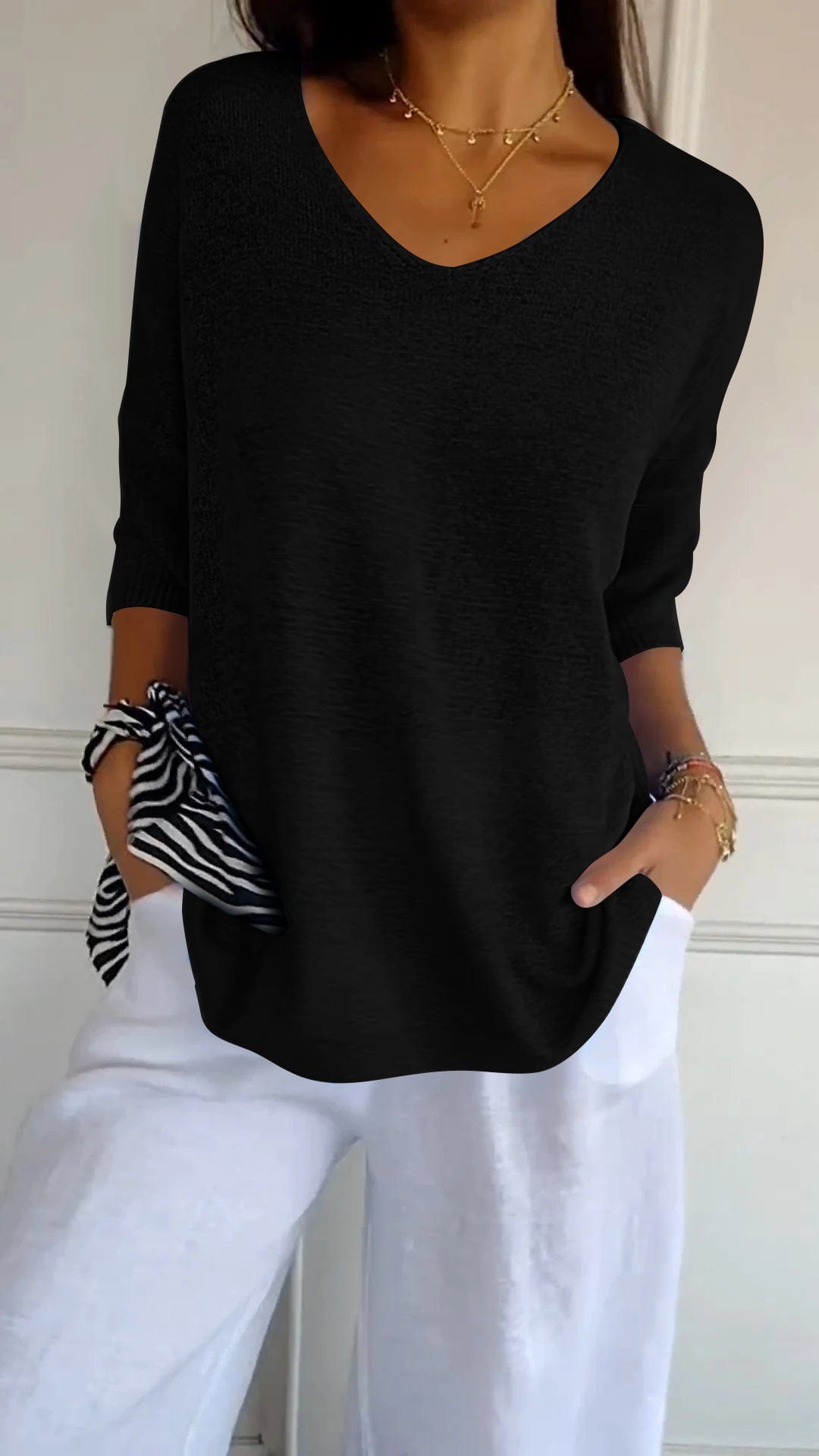 HONORIA™ | MAGLIA CLASSICA CON SCOLLO A V