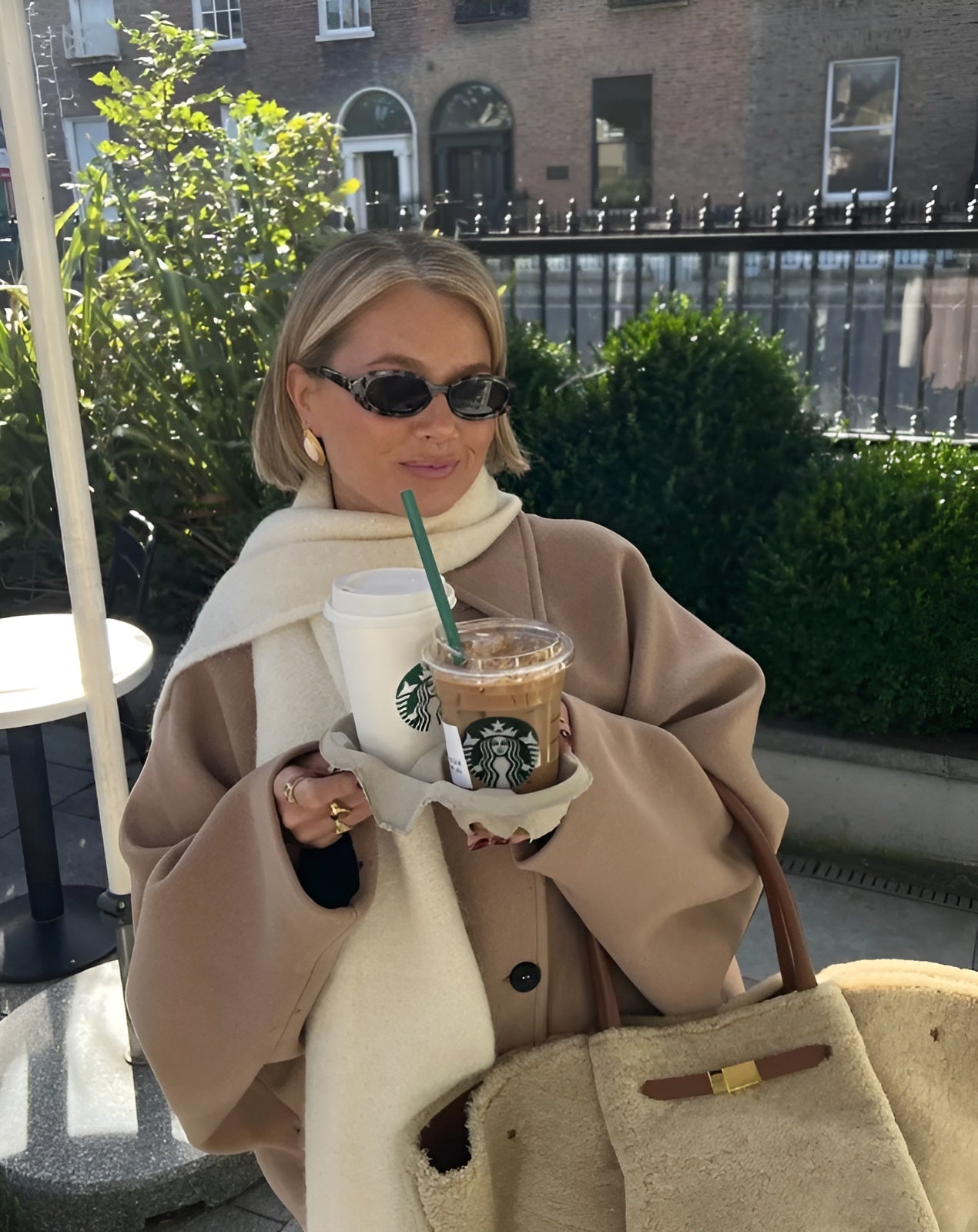 ELVIRA - CAPPOTTO DI LANA OVERSIZE DI TENDENZA