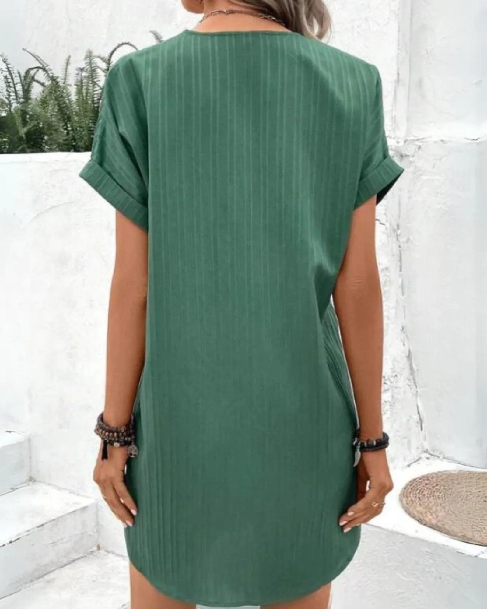 ANTONIA - DELICATO ABITO PRIMAVERILE CON SCOLLO A V